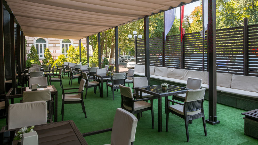 Codru Hotel Chisináu Exterior foto